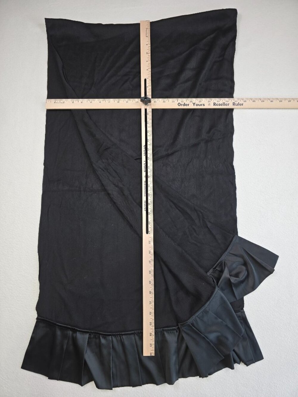 Soft Black Scarf With Satin Pleats Classy - Picture 2 of 2